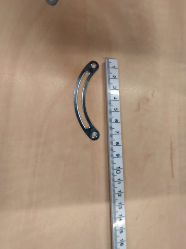 16 strip met sleufgaten gebogen